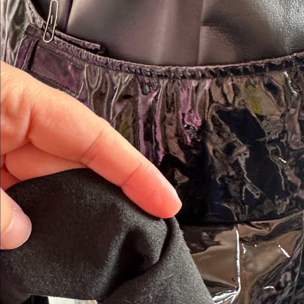 Dolls kill Black Vinyl Skirt / Biohazard (Logo pea green) leather faux leather - Picture 10 of 10